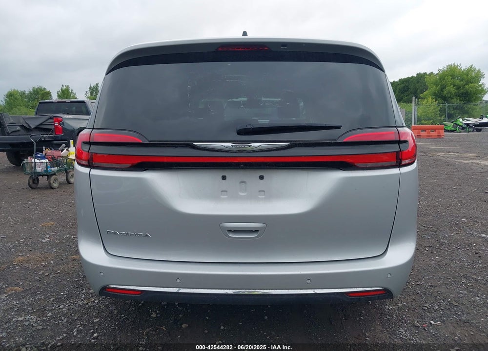 2024 CHRYSLER PACIFICA TOURING L VIN: 2C4RC1BG3RR139816