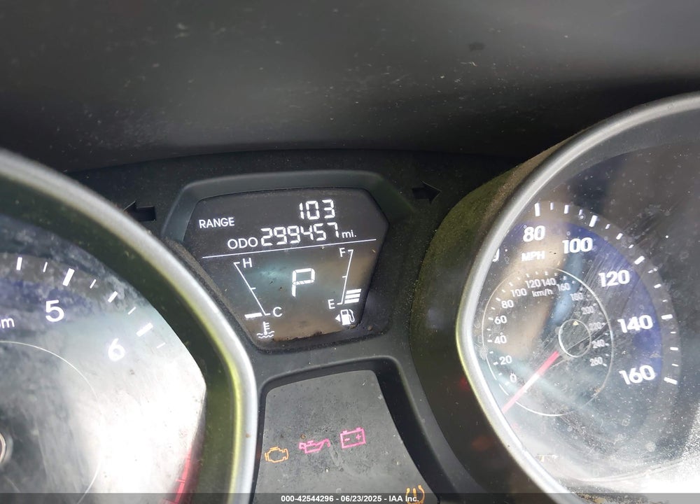 2013 HYUNDAI ELANTRA VIN: 5NPDH4AE8DH238098