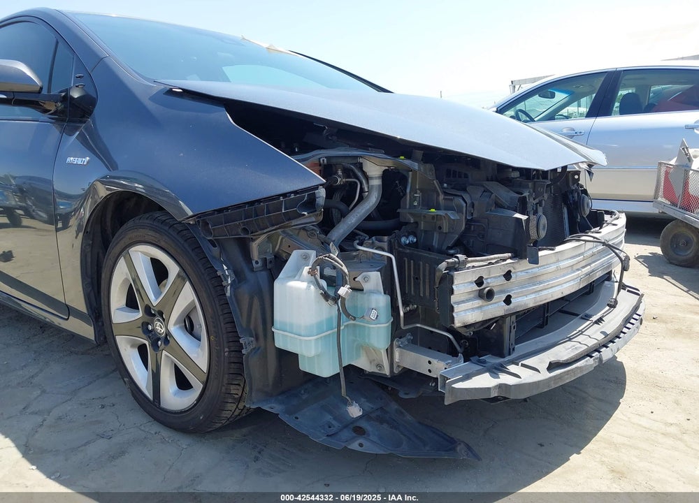 2017 TOYOTA PRIUS VIN: JTDKARFU6H3046916