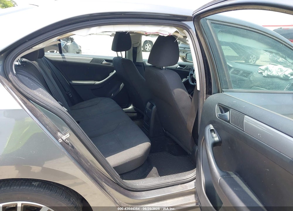 2015 VOLKSWAGEN JETTA 1.8T SE VIN: 3VWD07AJ4FM353782