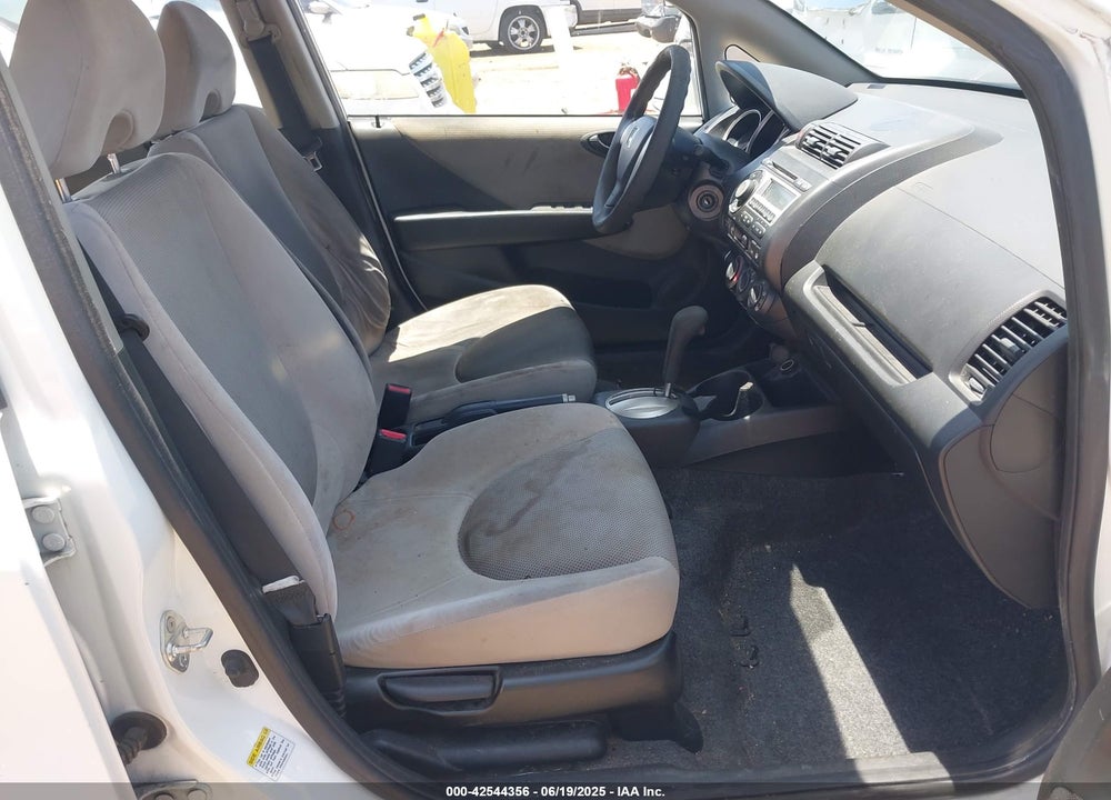 2007 HONDA FIT VIN: JHMGD384X7S044418