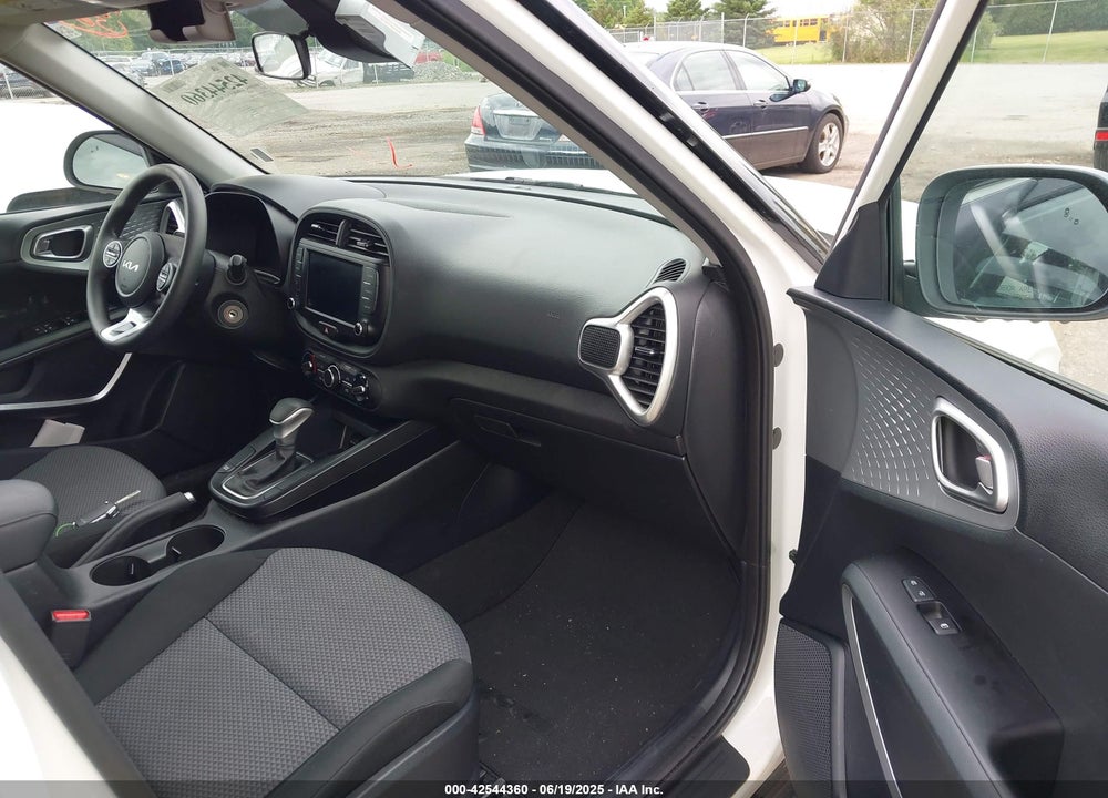 2023 KIA SOUL LX VIN: KNDJ23AU6P7212422