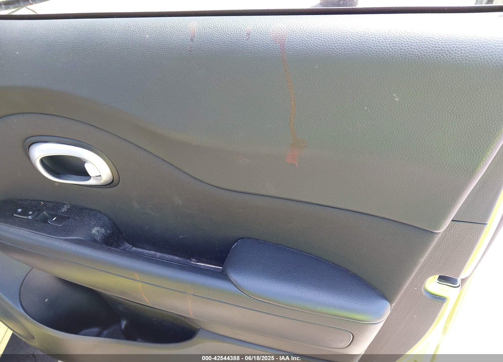 2015 KIA SOUL VIN: KNDJN2A21F7777983