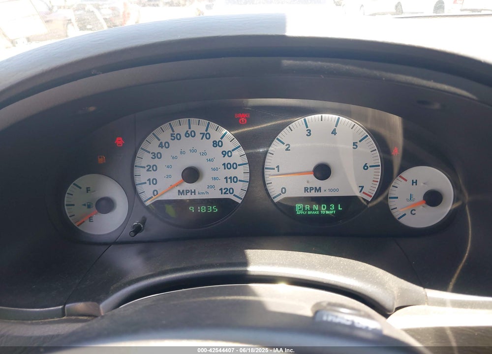 2005 DODGE GRAND CARAVAN SXT VIN: 2D4GP44L25R401250