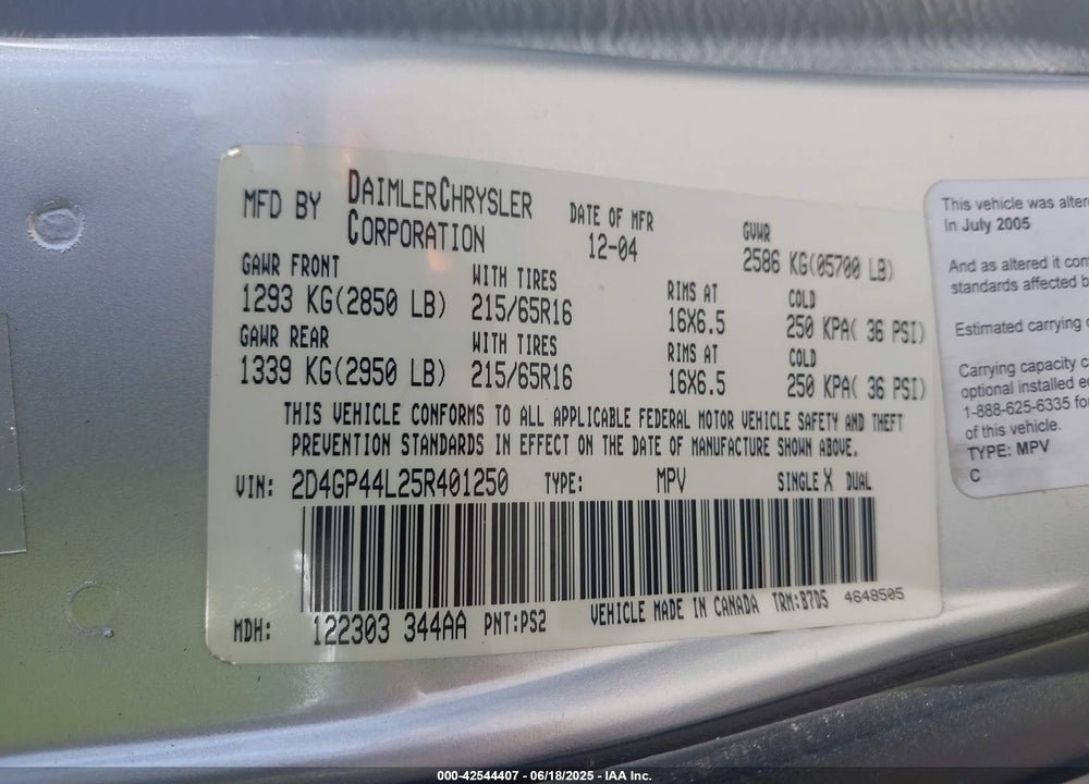 2005 DODGE GRAND CARAVAN SXT VIN: 2D4GP44L25R401250