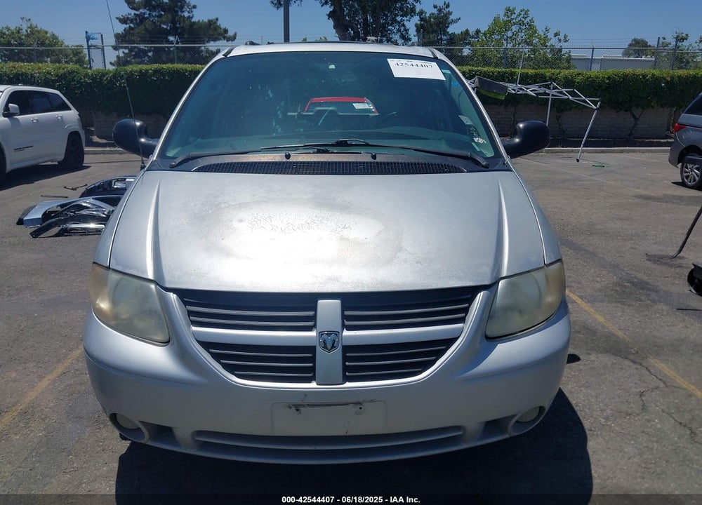 2005 DODGE GRAND CARAVAN SXT VIN: 2D4GP44L25R401250
