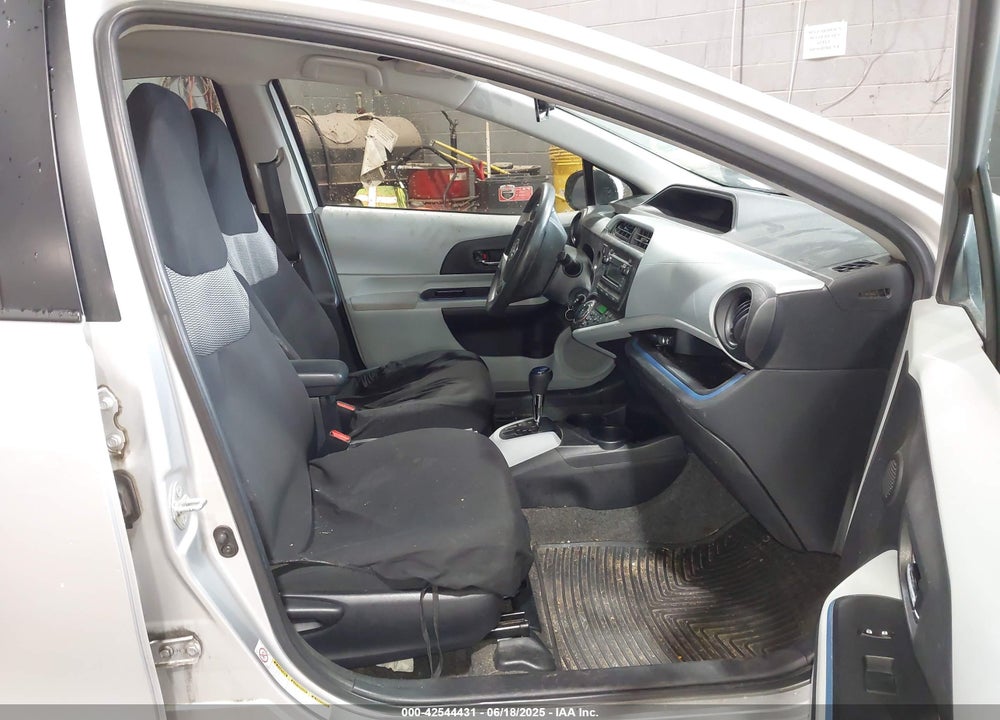 2012 TOYOTA PRIUS C TWO VIN: JTDKDTB3XC1503779