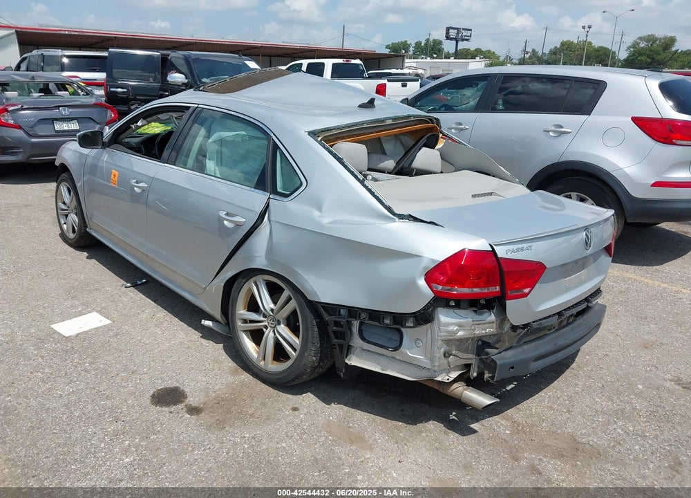 2015 VOLKSWAGEN PASSAT 2.0L TDI SEL PREMIUM VIN: 1VWCV7A39FC098319
