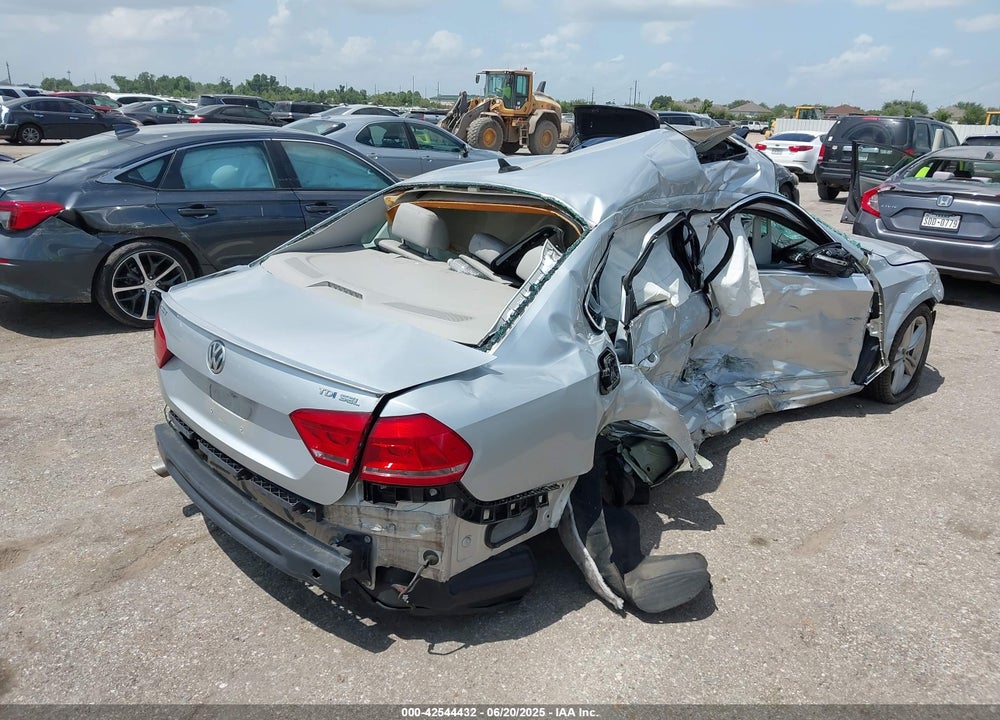 2015 VOLKSWAGEN PASSAT 2.0L TDI SEL PREMIUM VIN: 1VWCV7A39FC098319