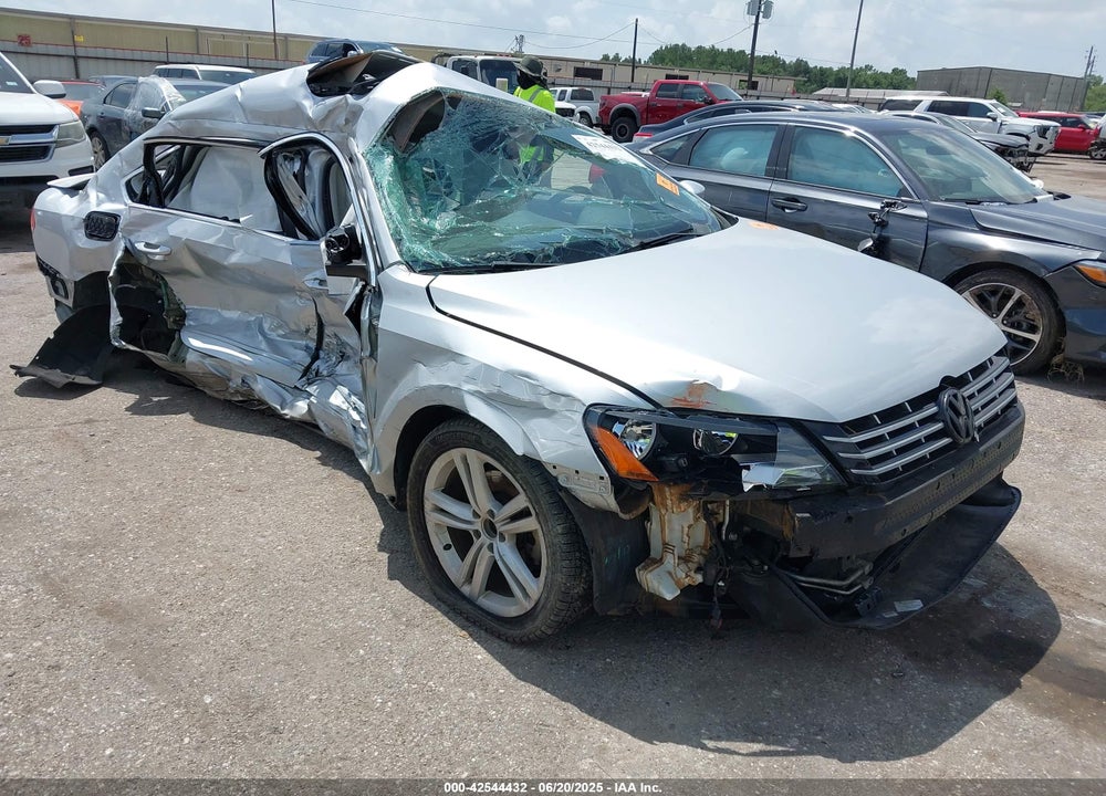 2015 VOLKSWAGEN PASSAT 2.0L TDI SEL PREMIUM VIN: 1VWCV7A39FC098319