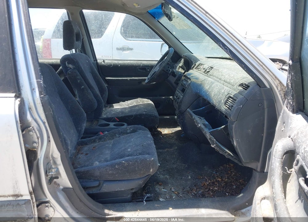 1999 HONDA CR-V LX VIN: JHLRD1842XC011439