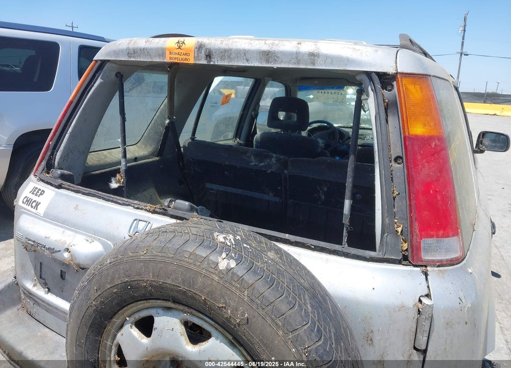 1999 HONDA CR-V LX VIN: JHLRD1842XC011439