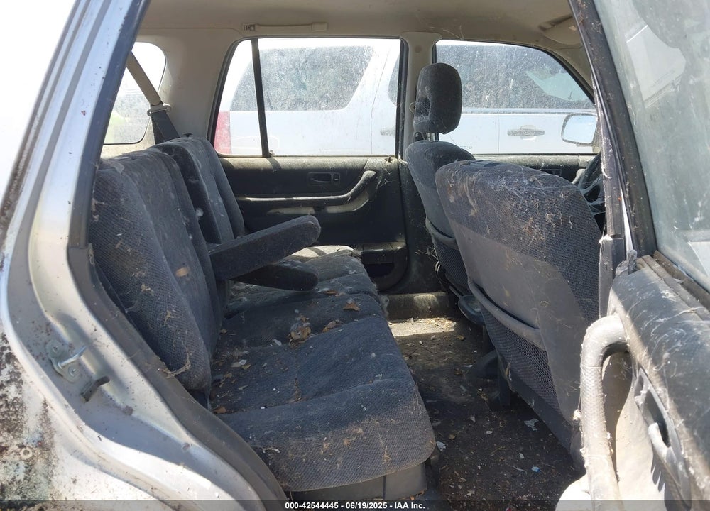 1999 HONDA CR-V LX VIN: JHLRD1842XC011439