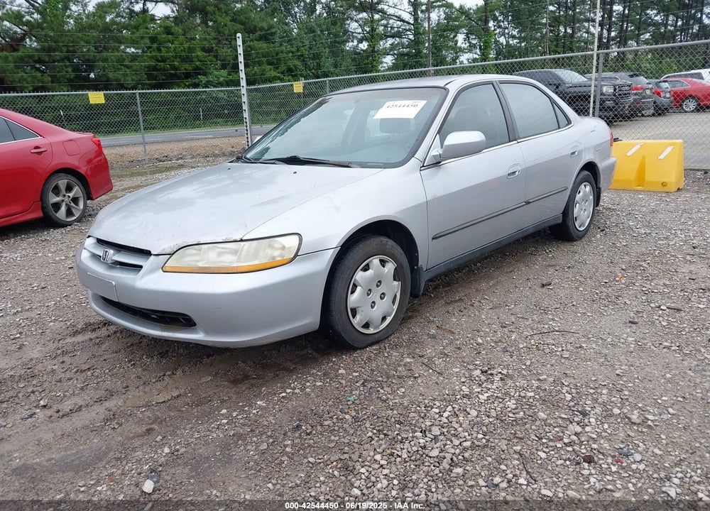 2000 HONDA ACCORD 2.3 LX VIN: 1HGCG5548YA054204