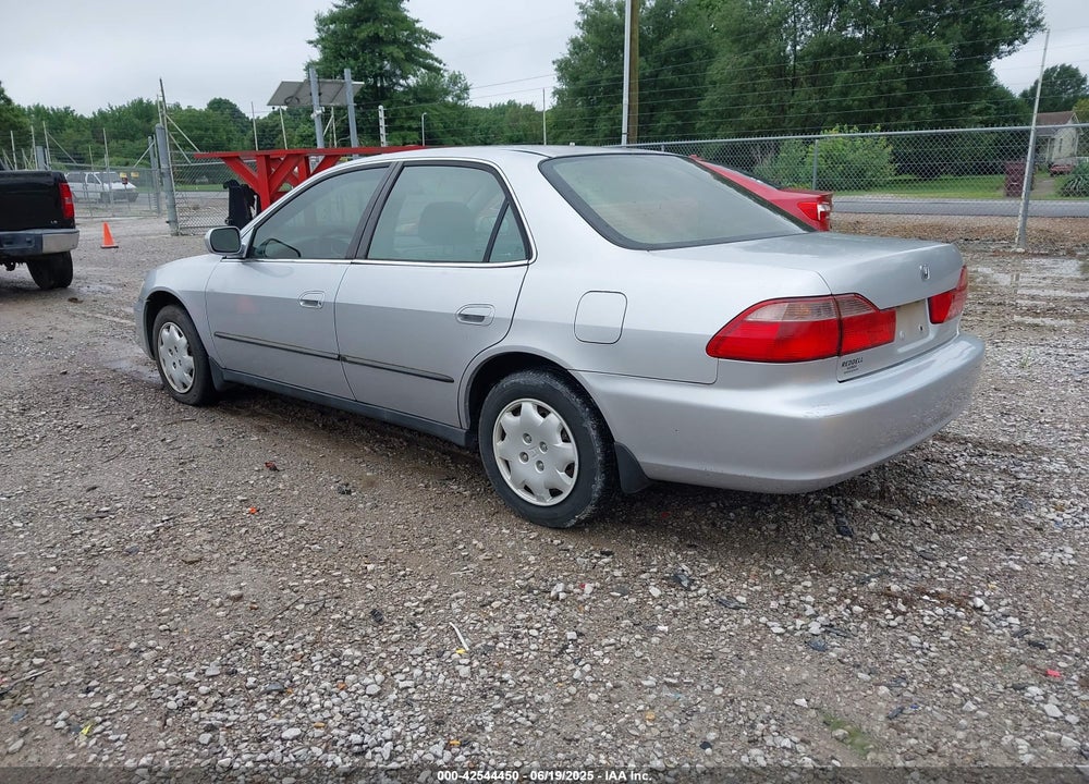 2000 HONDA ACCORD 2.3 LX VIN: 1HGCG5548YA054204