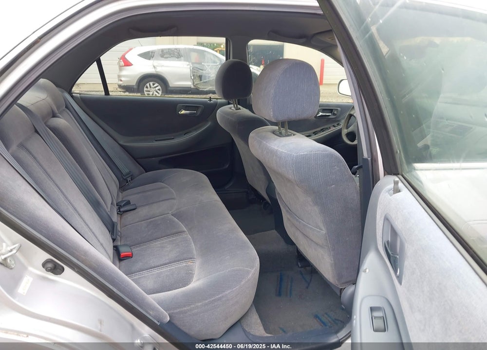 2000 HONDA ACCORD 2.3 LX VIN: 1HGCG5548YA054204