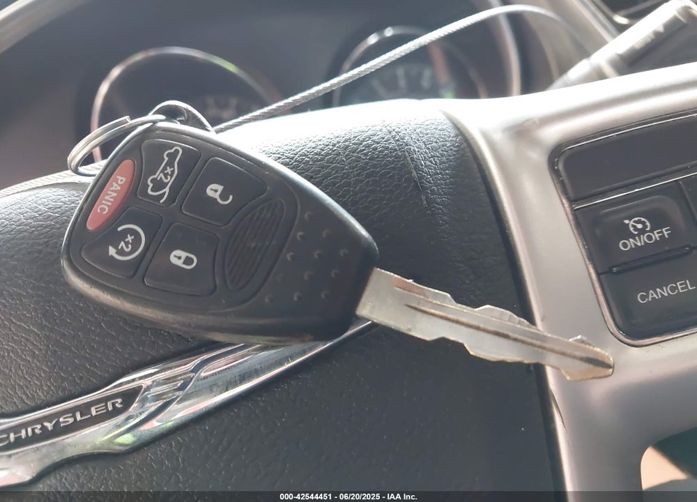 2013 CHRYSLER 200 LIMITED VIN: 1C3CCBCG2DN578302