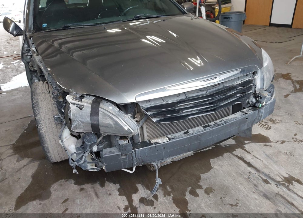 2013 CHRYSLER 200 LIMITED VIN: 1C3CCBCG2DN578302