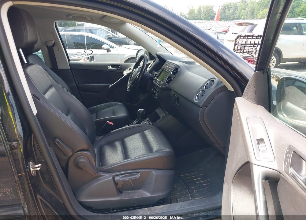 2012 VOLKSWAGEN TIGUAN VIN: WVGBV7AX4CW548742