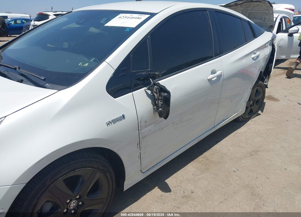 2017 TOYOTA PRIUS VIN: JTDKARFU1H3050811