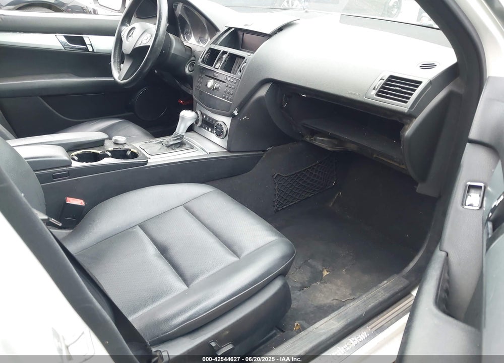 2009 MERCEDES-BENZ C 300 VIN: WDDGF54X29R067733
