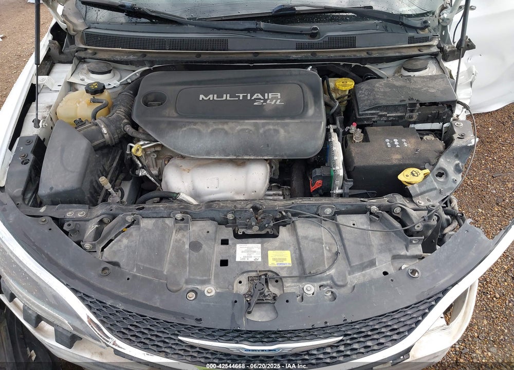 2016 CHRYSLER 200 LIMITED VIN: 1C3CCCAB5GN117192