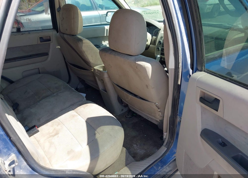 2010 FORD ESCAPE VIN: 1FMCU9DG2AKB92648