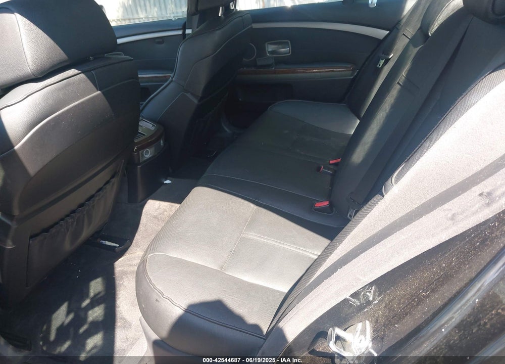 2007 BMW 750I VIN: WBAHL83557DT08894