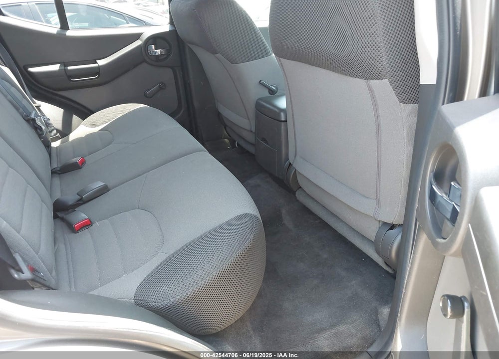 2005 NISSAN XTERRA S VIN: 5N1AN08UX5C611720