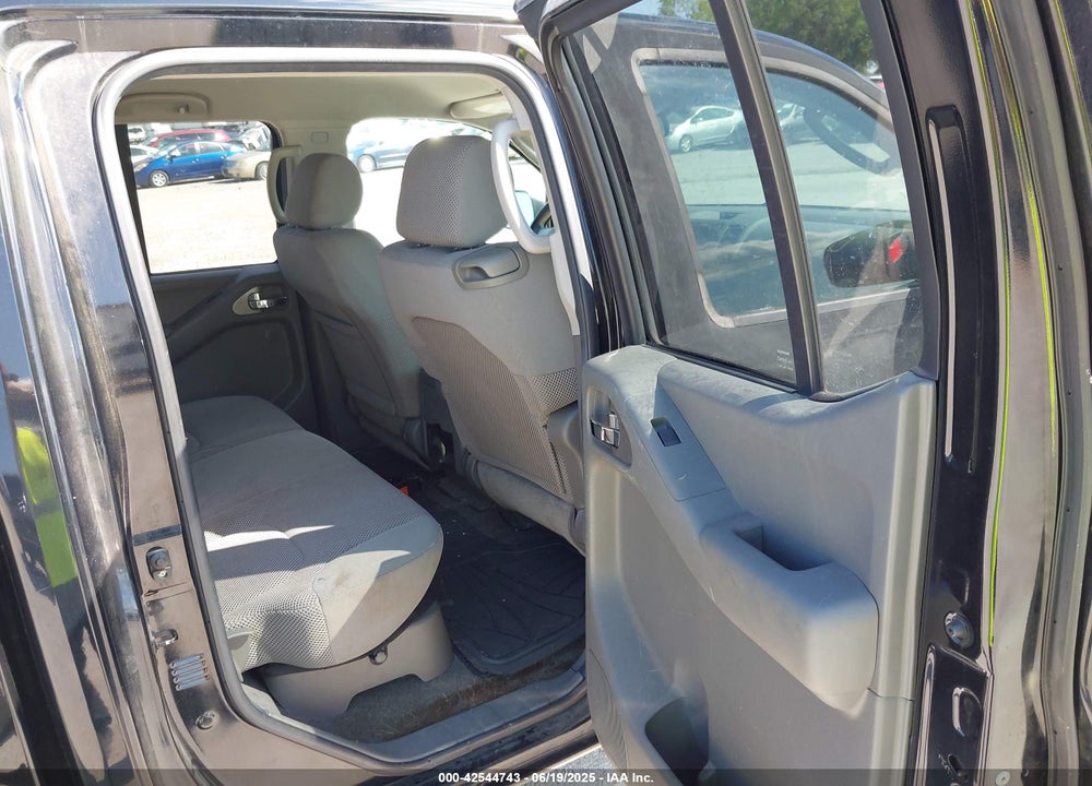 2005 NISSAN FRONTIER SE VIN: 1N6AD07W75C404595