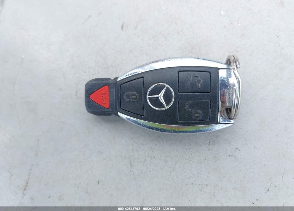 2014 MERCEDES-BENZ C CLASS VIN: WDDGF4HB8ER315681