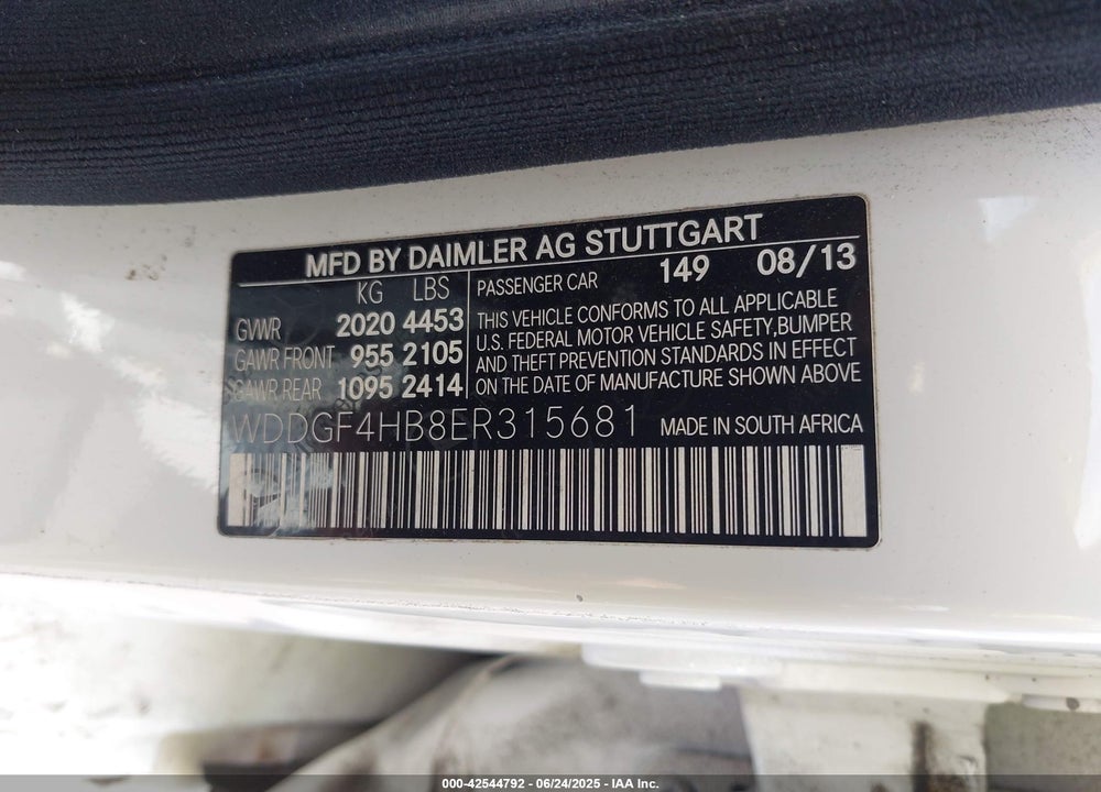 2014 MERCEDES-BENZ C CLASS VIN: WDDGF4HB8ER315681