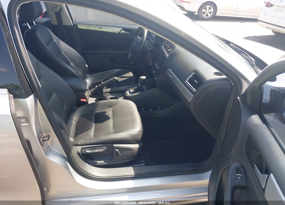 2014 VOLKSWAGEN JETTA VIN: 3VWD17AJ6EM234451