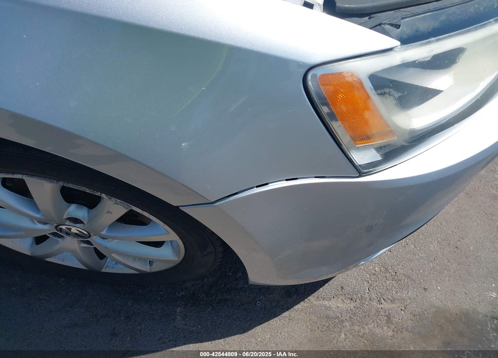 2014 VOLKSWAGEN JETTA VIN: 3VWD17AJ6EM234451