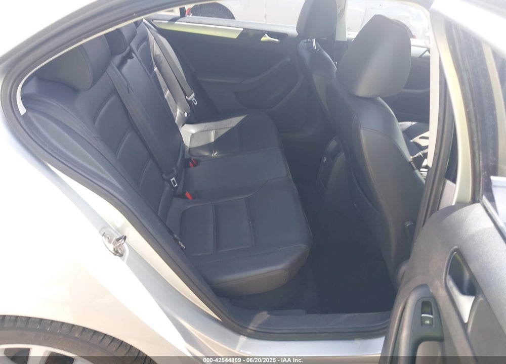 2014 VOLKSWAGEN JETTA VIN: 3VWD17AJ6EM234451