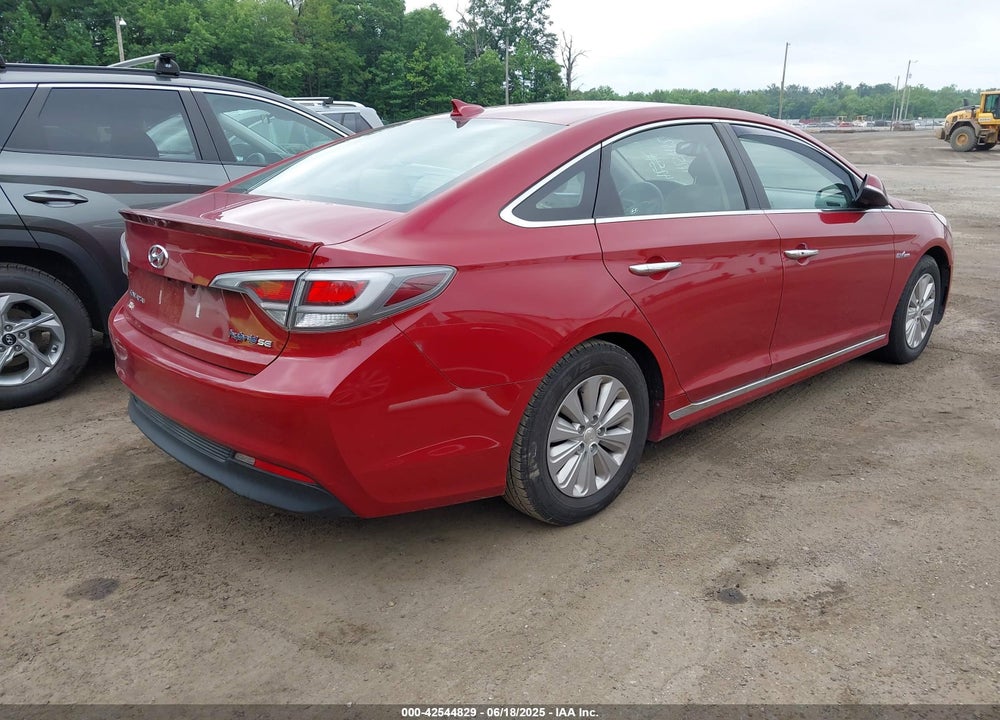 2016 HYUNDAI SONATA VIN: KMHE24L16GA015369