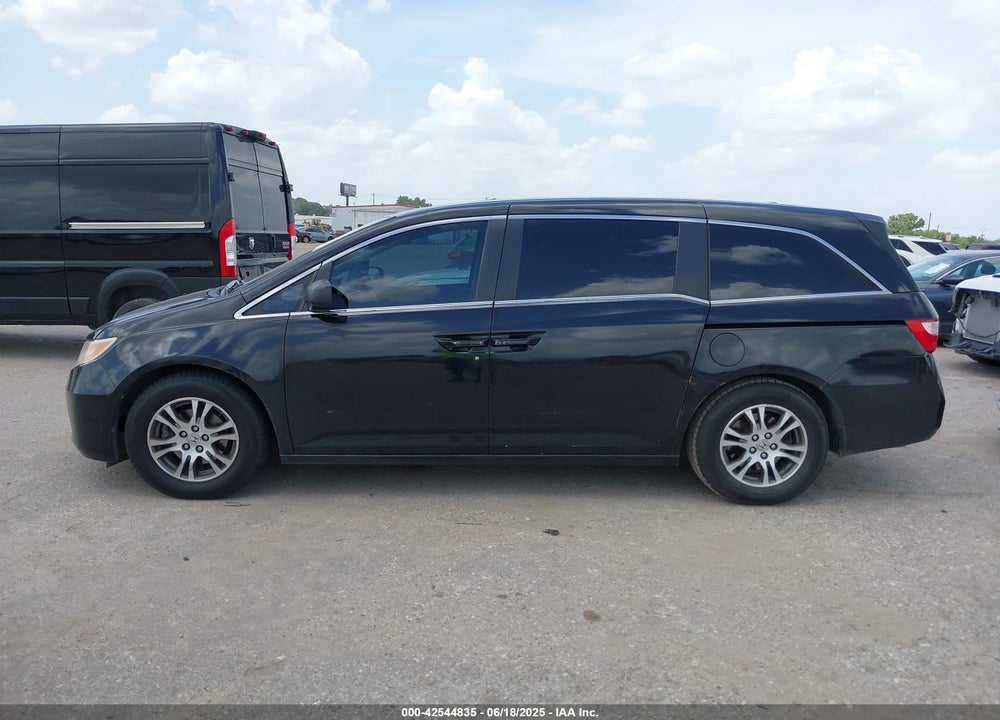 2011 HONDA ODYSSEY EX-L VIN: 5FNRL5H61BB021707
