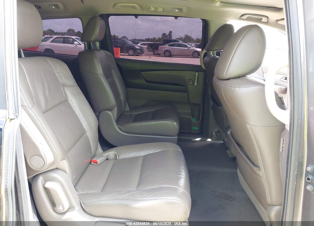2011 HONDA ODYSSEY EX-L VIN: 5FNRL5H61BB021707