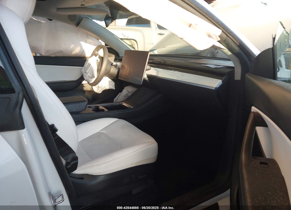 2021 TESLA MODEL Y LONG RANGE DUAL MOTOR ALL-WHEEL DRIVE VIN: 5YJYGDEE0MF264790