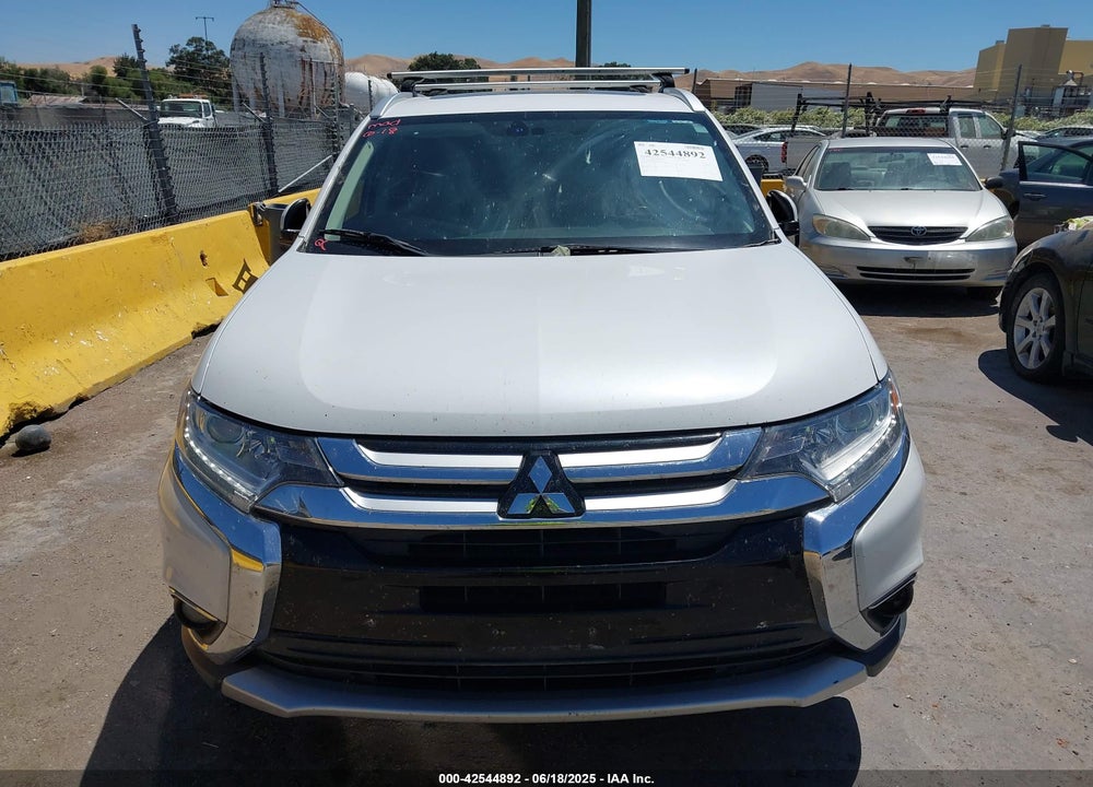 2017 MITSUBISHI OUTLANDER VIN: JA4AZ3A3XHZ013571