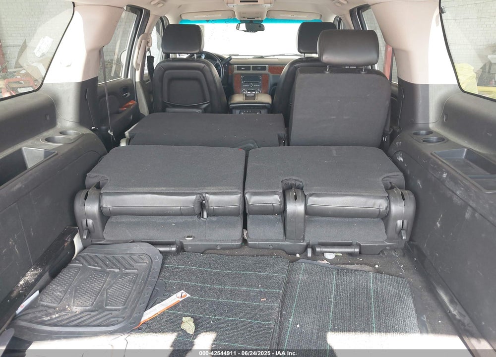 2007 CHEVROLET SUBURBAN 1500 LT VIN: 3GNFC16027G282217