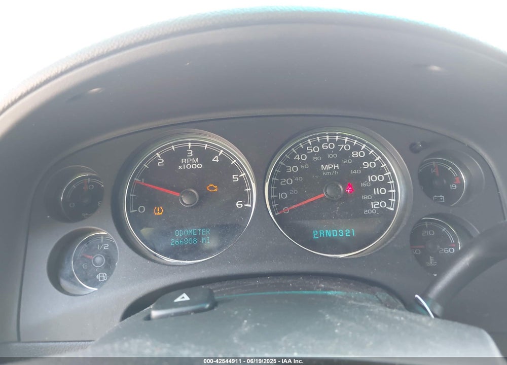 2007 CHEVROLET SUBURBAN 1500 LT VIN: 3GNFC16027G282217