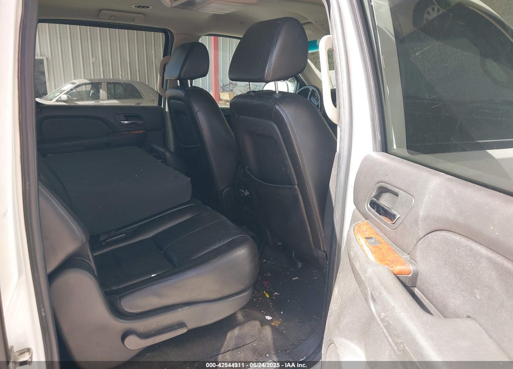 2007 CHEVROLET SUBURBAN 1500 LT VIN: 3GNFC16027G282217