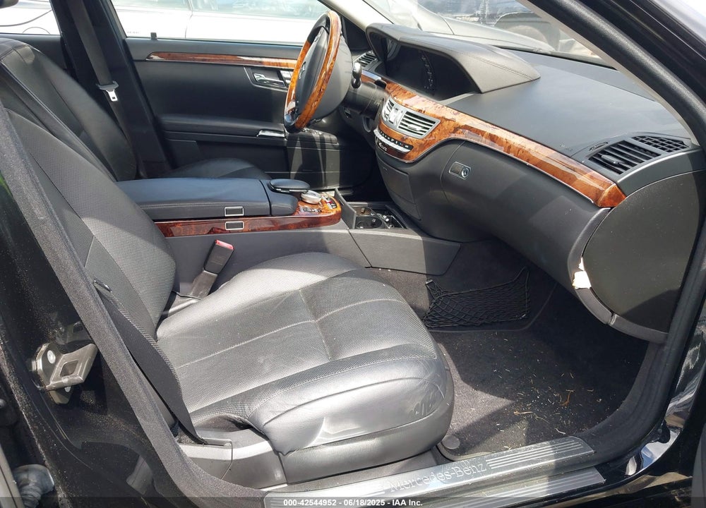 2009 MERCEDES-BENZ S CLASS VIN: WDDNG86X99A255991