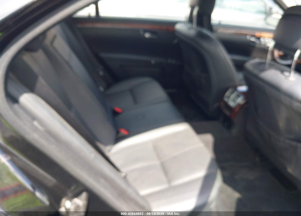 2009 MERCEDES-BENZ S CLASS VIN: WDDNG86X99A255991