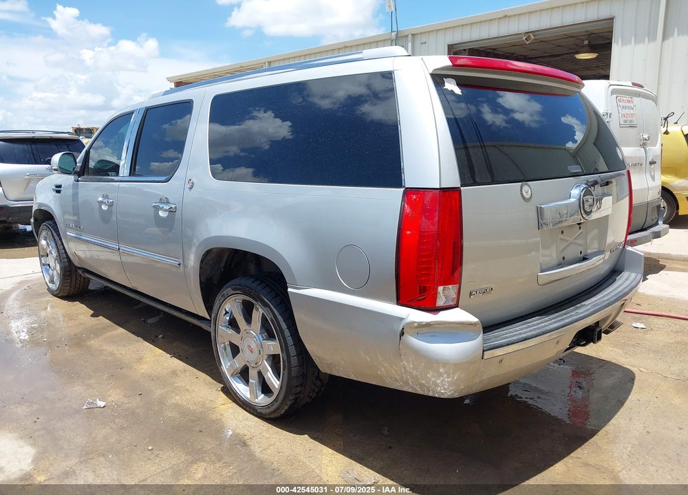 2011 CADILLAC ESCALADE ESV VIN: 1GYS3JEF0BR181757