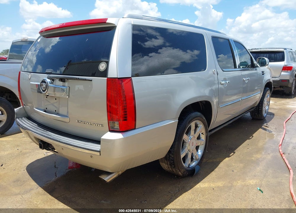 2011 CADILLAC ESCALADE ESV VIN: 1GYS3JEF0BR181757