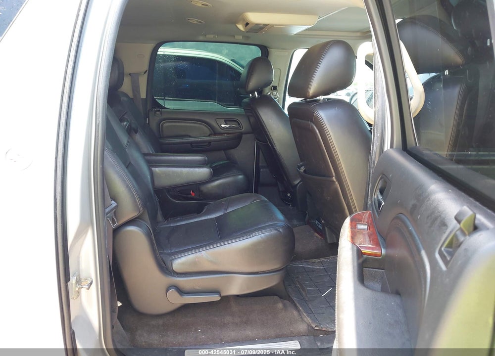 2011 CADILLAC ESCALADE ESV VIN: 1GYS3JEF0BR181757