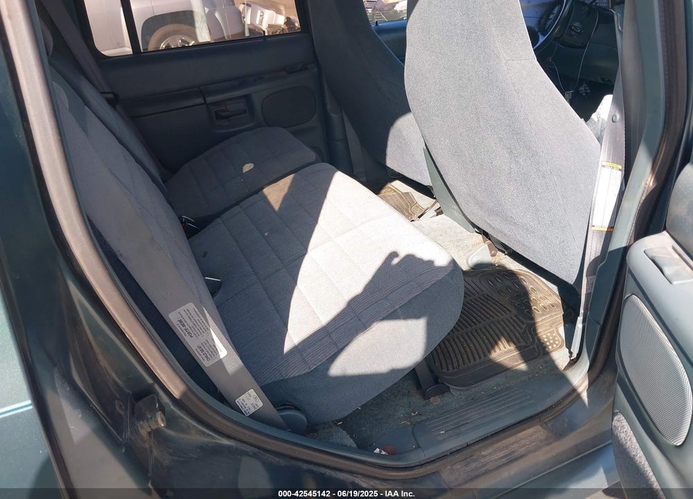 1996 FORD EXPLORER VIN: 1FMDU34X9TUA66277