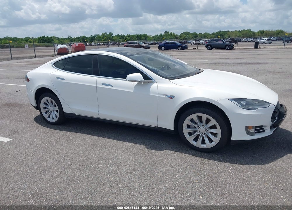2014 TESLA MODEL S VIN: 5YJSA1H12EFP39582